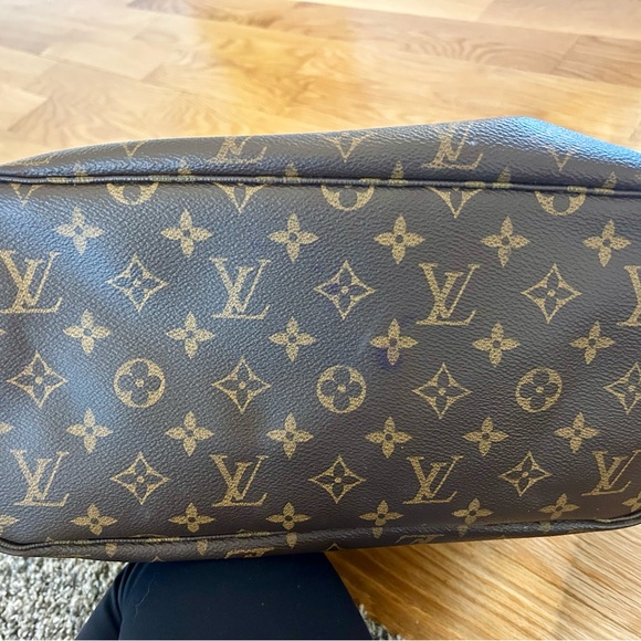 Louis Vuitton Neverfull MM Monogram - Picture 8 of 12